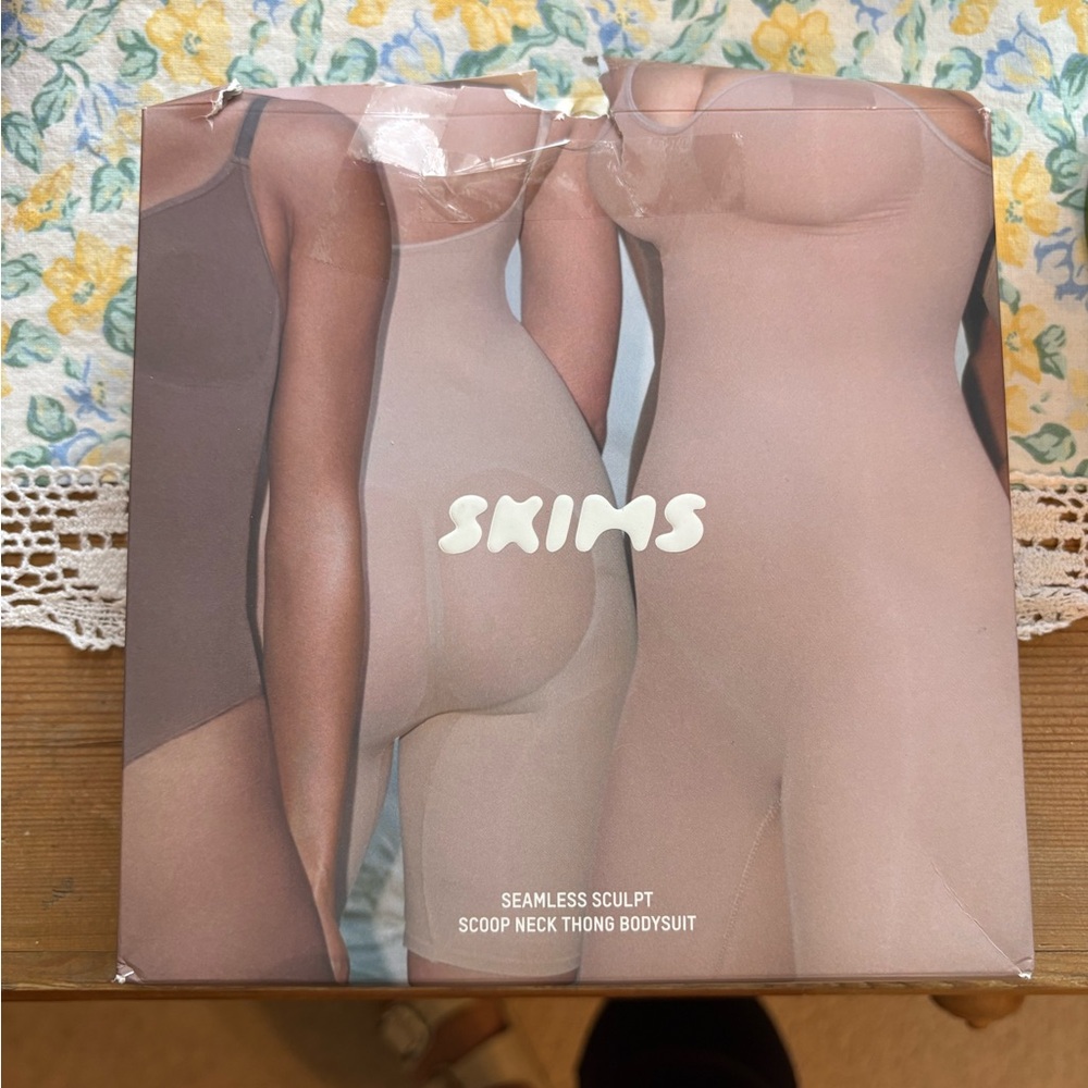 SKIMS Seamless Sculpt Scoop Neck Thong Bodysuit - Tan